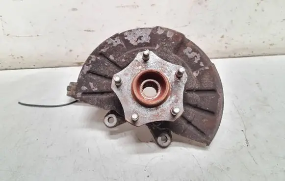 Suzuki Grand Vitara II Front wheel hub spindle knuckle