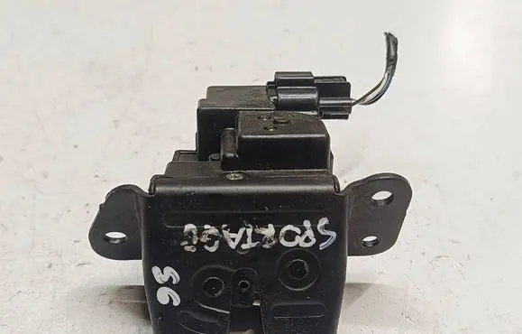 KIA Sportage Tailgate exterior lock 812303W000S6 812303W000