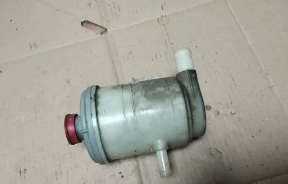 Acura RDX I Power steering fluid tank/reservoir