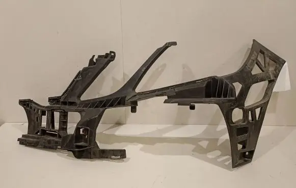Mercedes-Benz E W212 Front bumper mounting bracket A2128850916