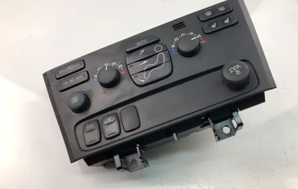 Volvo S60 Climate control unit 8691876