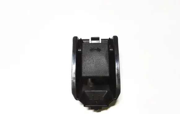 Suzuki Grand Vitara II Engine bonnet (hood) release handle