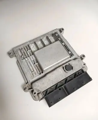 KIA Ceed Engine control unit/module 391102B600 1039S25368 0261201852