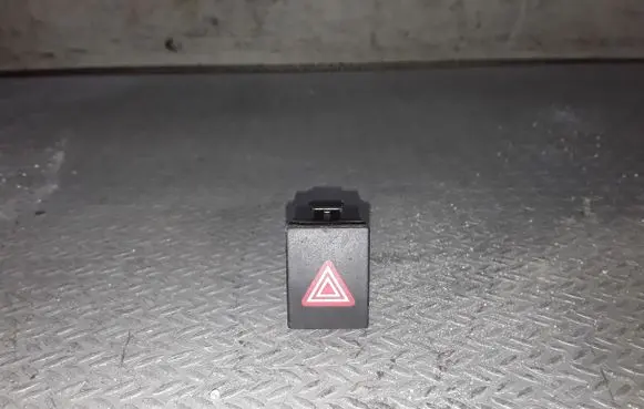 Volkswagen Polo IV 9N3 Hazard light switch 6Q0953235A