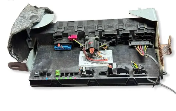 Mercedes-Benz E W211 Fuse module 2115455101 5DK00804745