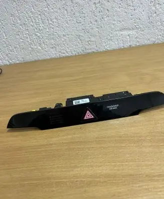Hyundai Tucson TL Hazard light switch 93700D7800 D7415