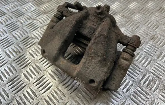 Honda CR-V Front brake caliper