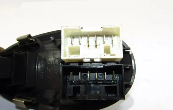 Iveco Daily 3rd gen Wing mirror switch