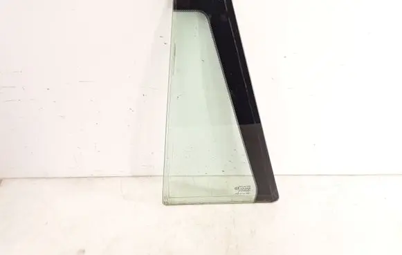 Rear vent window glass
