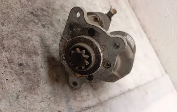 Skoda Fabia Mk1 (6Y) Starter motor 047911023G 443115141331