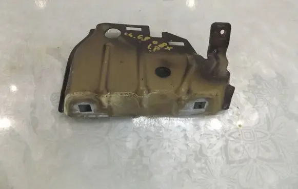 Citroen C4 Grand Picasso Fender mounting bracket