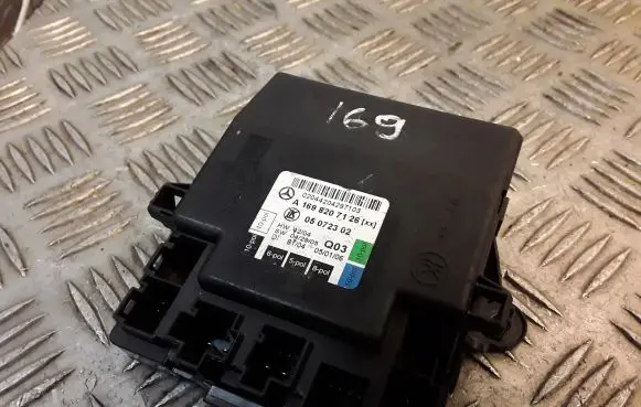 Mercedes-Benz A W169 Door control unit/module 1698207126 A1698207126