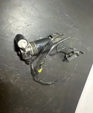 Volvo XC60 Windscreen/windshield washer pump 1007149