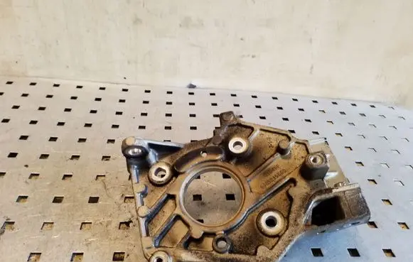 Peugeot 208 I Fuel pump bracket 9685235680