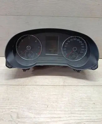 Volkswagen Sharan Speedometer (instrument cluster) 7N0920870J