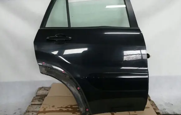 Toyota RAV 4 (XA20) Rear door