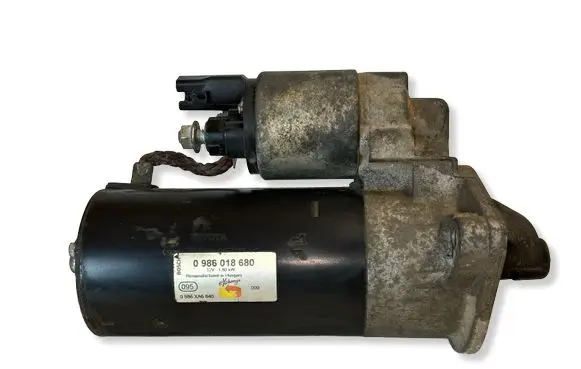 Toyota Corolla Verso AR10 Starter motor 0986018680