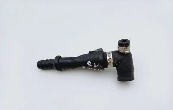 Audi A4 S4 B5 8D Vacuum line/pipe/hose 058133753B