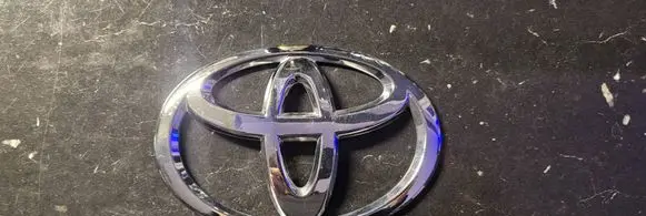 Toyota Camry Manufacturers badge/model letters 754310H010