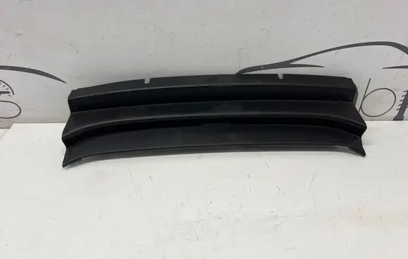 Volvo C40 Engine bonnet/hood lock trim molding 32234593