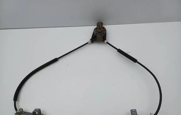 Volkswagen Polo II 86C 2F Front door manual window regulator 191837402