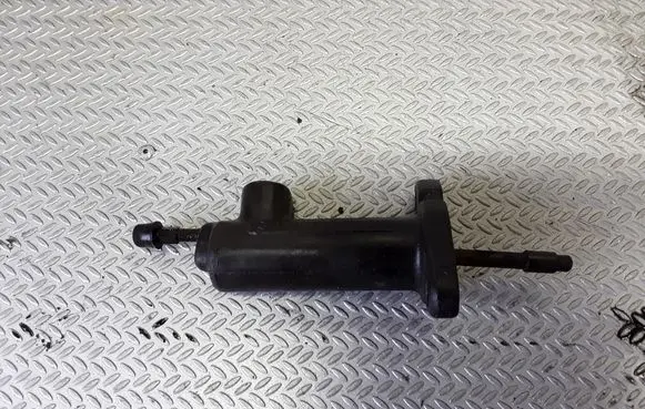 Mercedes-Benz C W202 Clutch slave cylinder 2022900011