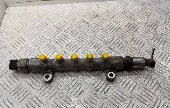 Toyota Avensis T250 Fuel main line pipe 238100R020 8945860010