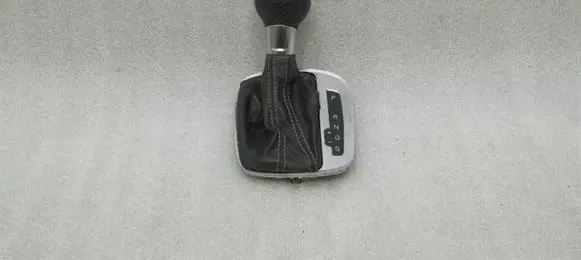 Audi A1 Gear lever shifter trim leather/knob 8X2713139A