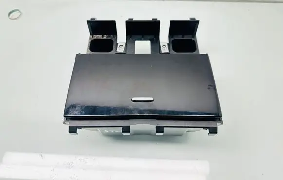 Jaguar XF X250 Cup holder front E129652100 100700 8X2354045C22A
