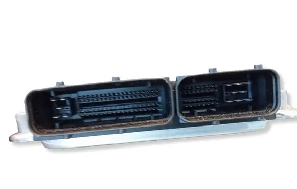 Volkswagen PASSAT B5.5 Engine control unit/module 0281011205 1039S01966