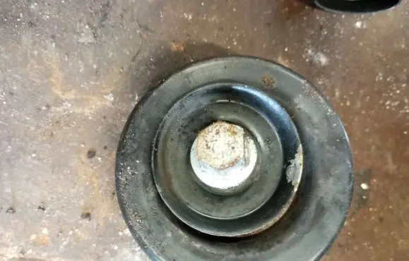 KIA Sportage Generator/alternator belt tensioner