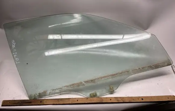 Mazda 626 Front door window/glass (coupe) 
