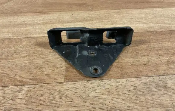 Toyota Avensis T250 Headlight/headlamp mounting bracket