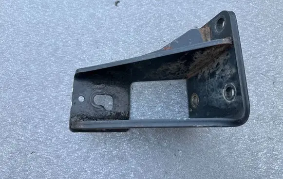 Nissan Patrol Y61 Engine mounting bracket 11232VB301