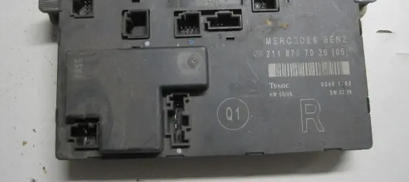 Mercedes-Benz E W211 Door control unit/module 2118707026