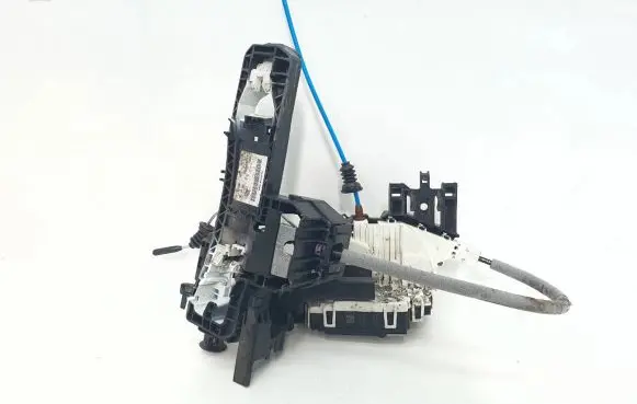 Mercedes-Benz A W176 Front door lock A1667200435