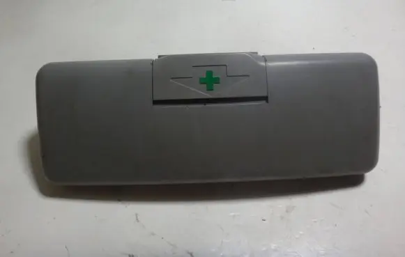 BMW 5 E39 First aid kit 8176553