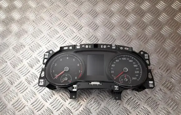Volkswagen Golf Sportsvan Speedometer (instrument cluster) 517920750B