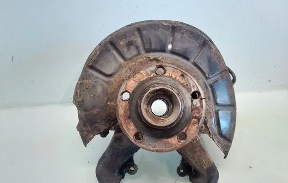 Skoda Octavia Mk2 (1Z) Front wheel hub spindle knuckle