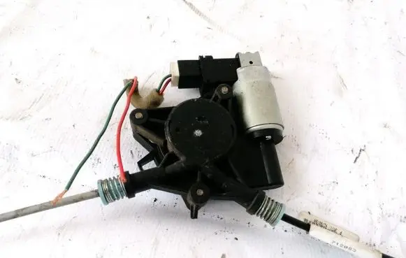 Mazda 2 Rear door window regulator motor GJ6A5858X TD774904