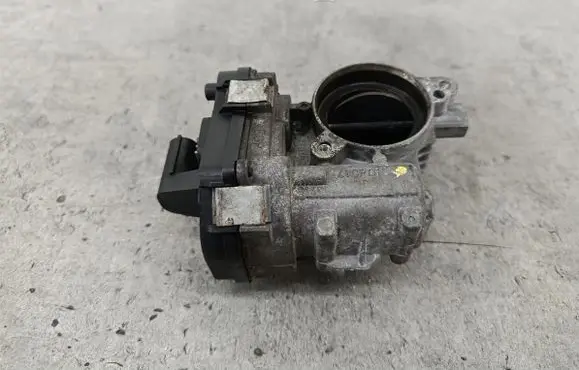 Opel Astra H Throttle body valve 48CPD1