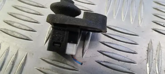 Nissan Primera Front door sensor 