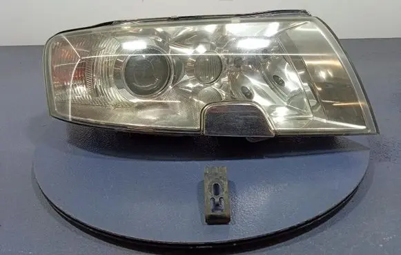 Skoda Superb B5 (3U) Headlight/headlamp 246750R