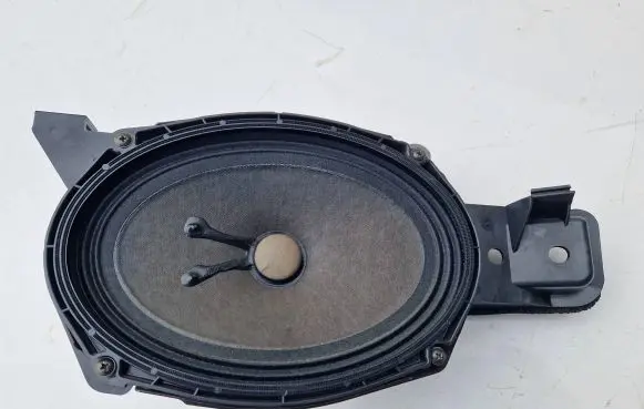 BMW 3 E46 Parcel shelf speaker 8376309