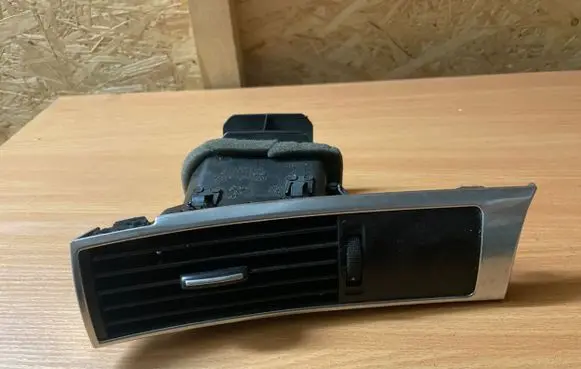 Audi A6 S6 C6 4F Dashboard side air vent grill/cover trim 4F1820901D