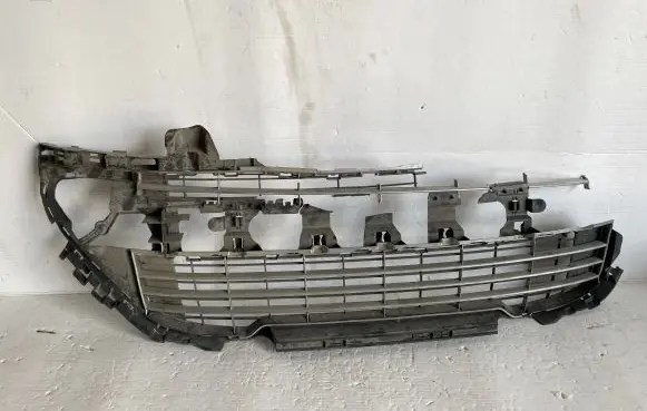 Peugeot 308 Quarter panel pressure vent 9681859777