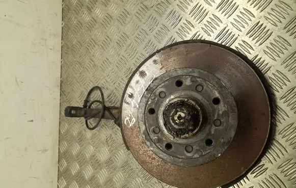 Mercedes-Benz S W126 Front wheel hub