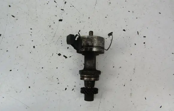 Audi 80 90 S2 B4 Ignition distributor 037905205J
