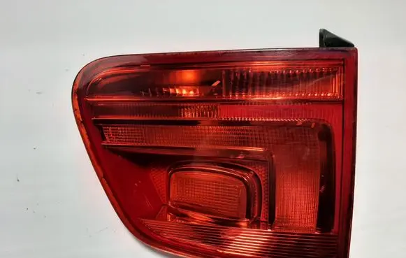 Volkswagen Tiguan Tailgate rear/tail lights