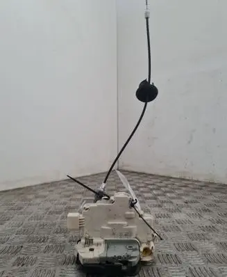 Audi A4 S4 B7 8E 8H Front door lock